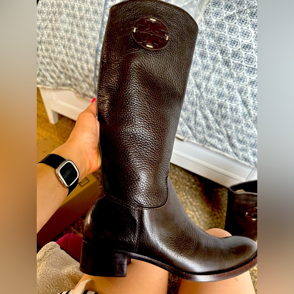 Tory Burch broken boots very church worn just once